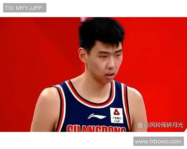 篮球联赛出场榜揭晓明星球员表现分析与历史记录回顾