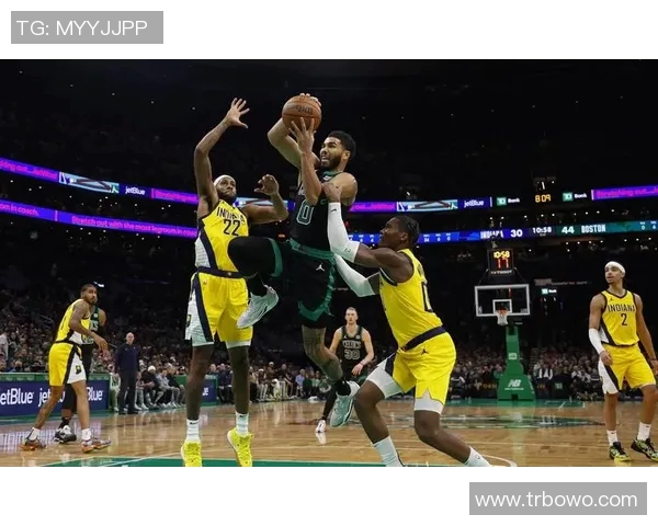 步行者主场击败热火，拉塞尔实现关键得分