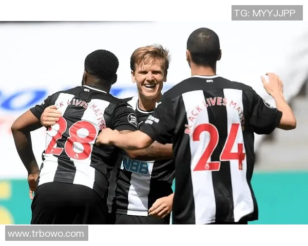 莱比锡红牛逆转击败弗赖堡豪取三分的胜利! 莱比锡红牛逆转击败弗赖堡豪取三分的胜利!